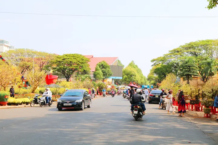 Một Ô Tô Và Một Xe Máy Bắt Đầu Một Ô Tô Và Một Xe Máy Bắt Đầu