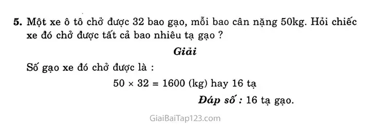 Một Xe Ô Tô Chở 32 Bao Gạo Một Xe Ô Tô Chở 32 Bao Gạo