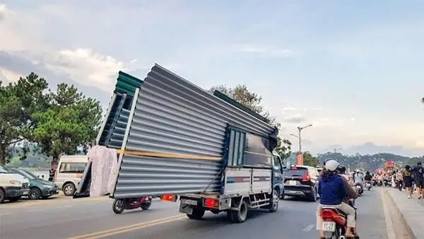 Mức Phạt Xe Ô Tô Chở Hàng
