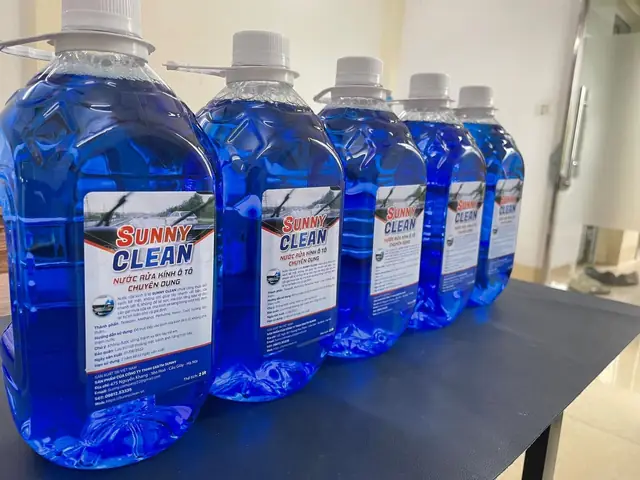 Mức Tiêu Thụ Nước Rửa Kính Xe Ô Tô