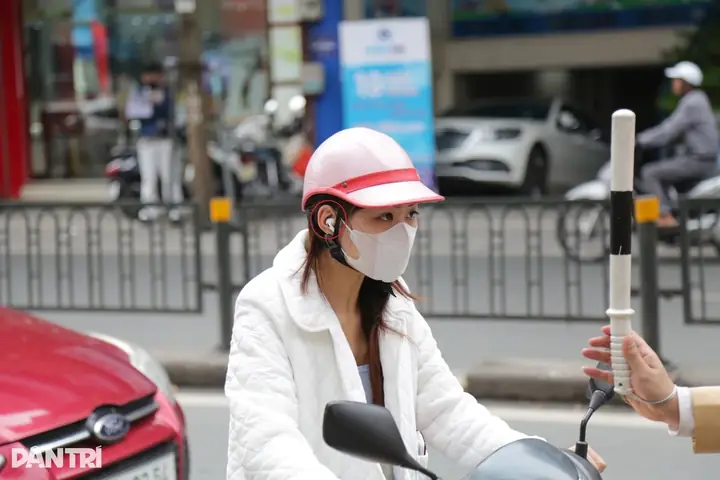 Nghe Nhạc Khi Đi Xe Ô Tô Nghe Nhạc Khi Đi Xe Ô Tô