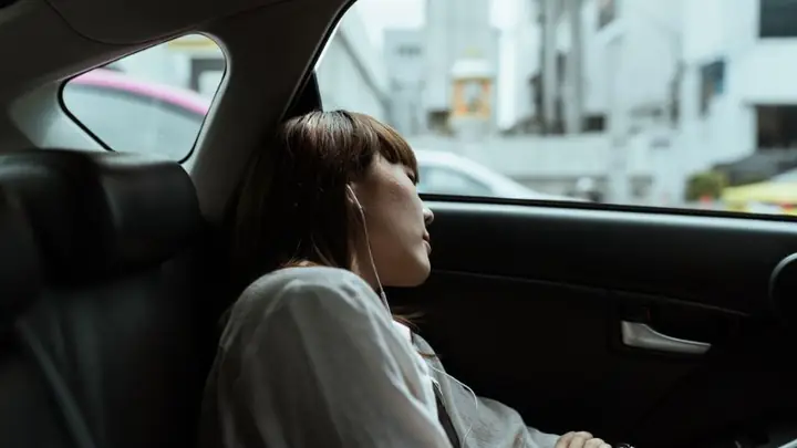 Ngủ Quên Trên Xe Ô Tô Ngủ Quên Trên Xe Ô Tô