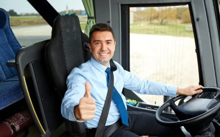 Nhân Viên Lái Xe Ô Tô
