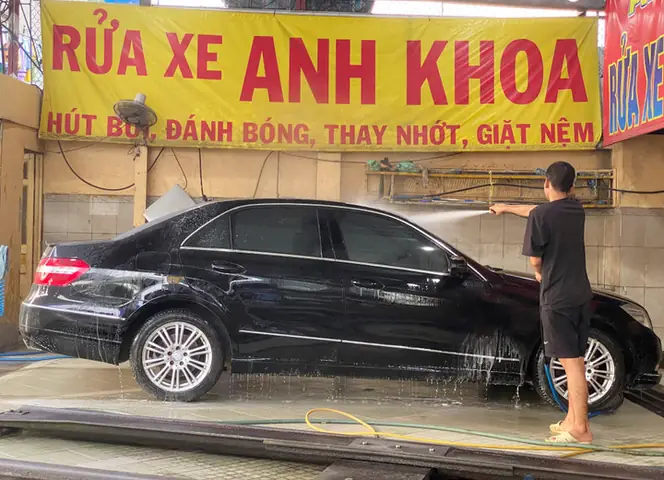 Nhân Viên Tiệm Rửa Xe Ô Tô Nhân Viên Tiệm Rửa Xe Ô Tô