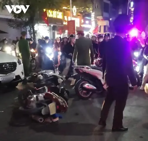 Nhiều Người Trên Xe Ô Tô Nhiều Người Trên Xe Ô Tô