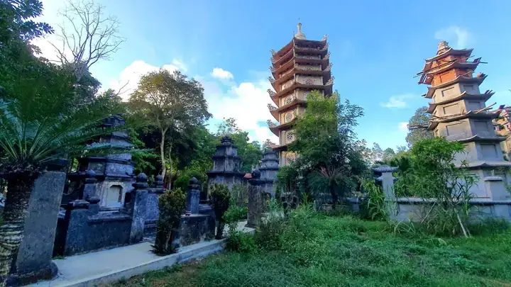 Núi Thiên Ấn Có Cho Xe Ô Tô Không Núi Thiên Ấn Có Cho Xe Ô Tô Không