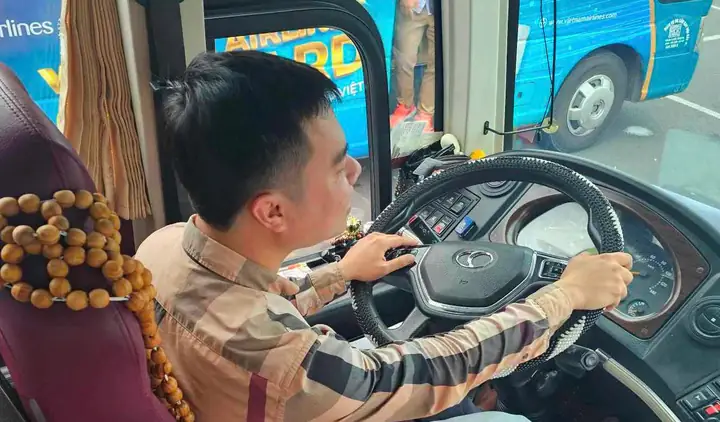 Ô Tô Lái Xe Ô Tô