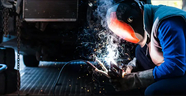 Phục Chế Xe Ô Tô Cũ: Quy Trình Chi Tiết Và Bảng Tính Chi Phí Đầy Đủ