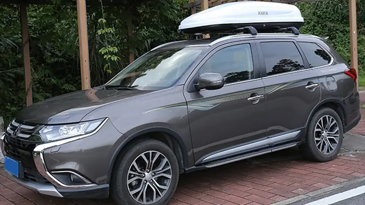 Quy Định Chở Hàng Trên Nóc Xe Ô Tô Con 4-7 Chỗ 2026