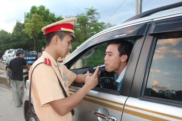 Quy Định Nồng Độ Cồn Khi Lái Xe Ô Tô: Không Có Ngoại Lệ