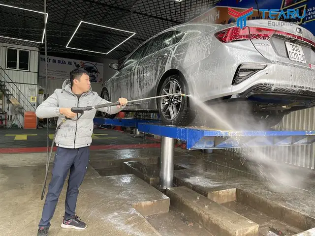 Rửa Gầm Xe Ô Tô Giá Rẻ