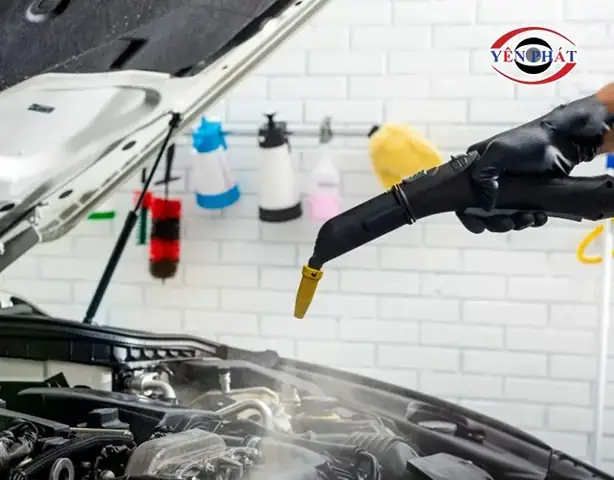 Rửa Máy Động Cơ Bằng Co2: Công Nghệ Làm Sạch Tối Ưu Cho Xe Hơi
