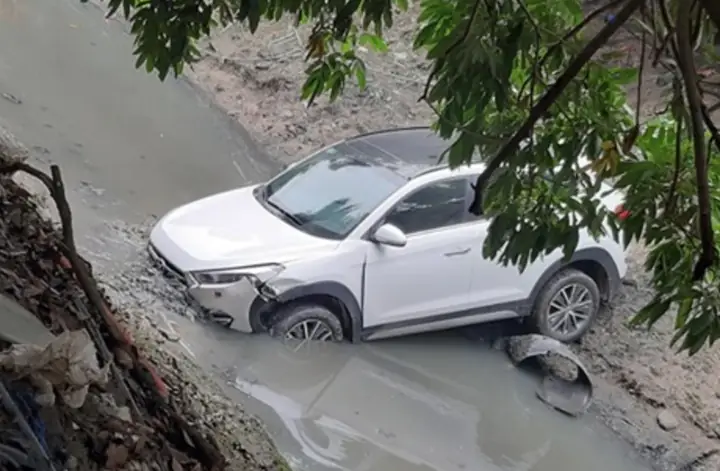 Rửa Xe Ô Tô Để Chìa Khóa Cho Thợ Rửa Xe Ô Tô Để Chìa Khóa Cho Thợ