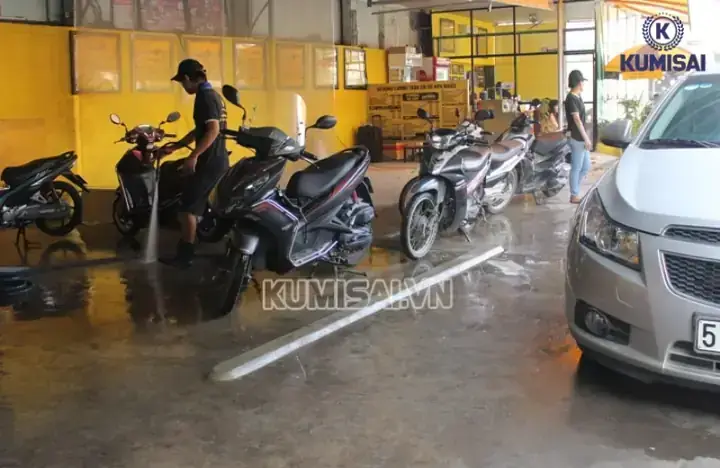 Rửa Xe Ô Tô Nguyễn Văn Cừ Hạ Long