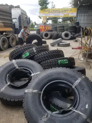Săm Lốp Xe Ô Tô Hỏng Săm Lốp Xe Ô Tô Hỏng