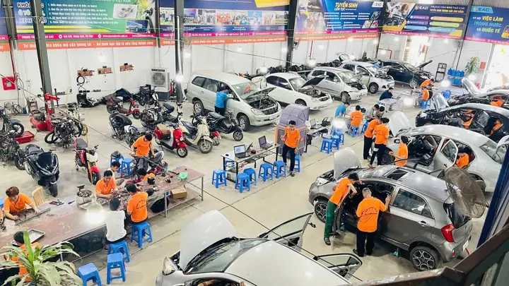 So Sánh Giữa Ô Tô Và Xe Máy