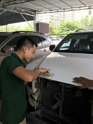Sơn Tút Xe Ô Tô: Quy Trình, Chi Phí & So Sánh Với Sơn Toàn Xe