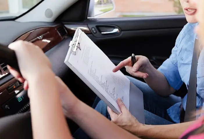 Thủ Tục Bàn Giao Xe Ô Tô: Hướng Dẫn Chi Tiết Từ A-z