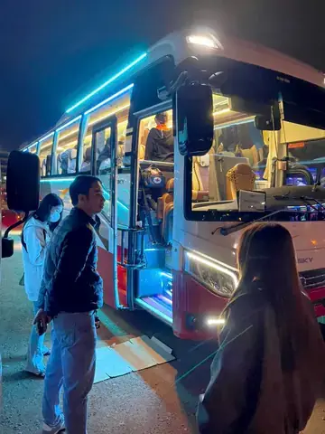 Thuê Xe Ô Tô 45 Chỗ Tại Hà Nội: Bảng Đánh Giá Chi Tiết & Bí Quyết Lựa Chọn