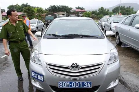 Đánh Giá & Hướng Dẫn Chọn Trung Tâm Đào Tạo Lái Xe Ô Tô Uy Tín: Tiêu Chí Vàng Cho Người Học Mới