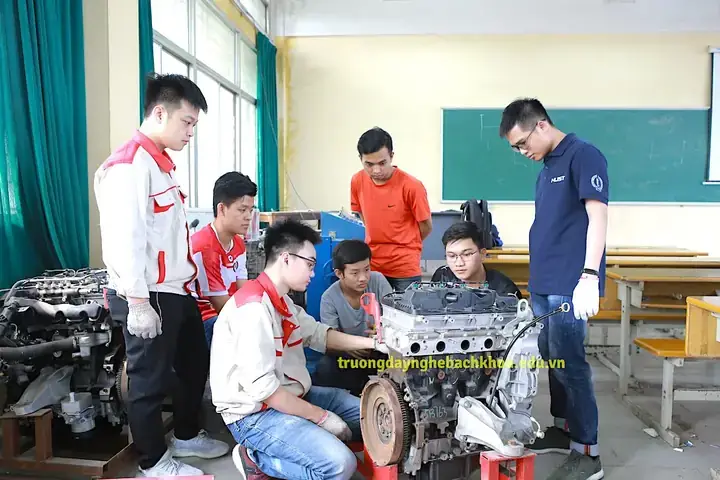 Top 5 Trường Dạy Sửa Xe Ô Tô Uy Tín Nhất Tp.hcm Top 5 Trường Dạy Sửa Xe Ô Tô Uy Tín Nhất Tp.hcm