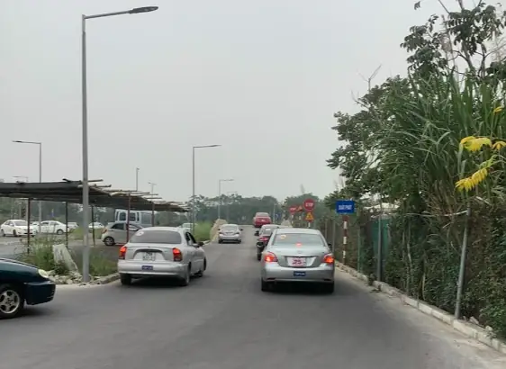 Tự Học Lái Xe Ô Tô B2 Số Sàn: Cẩm Nang Từ A-z Cho Người Mới Tự Học Lái Xe Ô Tô B2 Số Sàn: Cẩm Nang Từ A-z Cho Người Mới