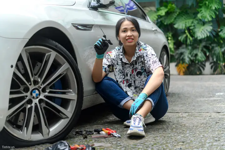 Hướng Dẫn Tự Vá Bánh Xe Ô Tô Không Ruột Tại Nhà: Quy Trình Chi Tiết & Lưu Ý An Toàn Hướng Dẫn Tự Vá Bánh Xe Ô Tô Không Ruột Tại Nhà: Quy Trình Chi Tiết & Lưu Ý An Toàn