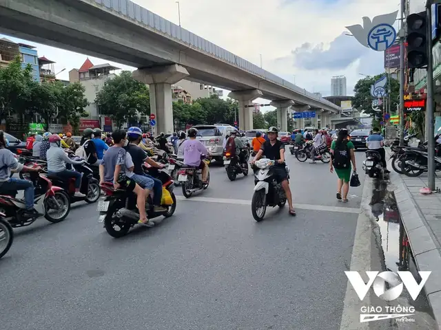 Xe Máy Giống Ô Tô: 10 Điểm Kỹ Thuật Chung Đáng Ngạc Nhiên
