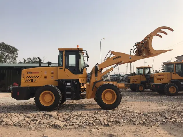 Máy Xúc Bánh Xe: Ưu Nhược Điểm Và Ứng Dụng Thực Tế