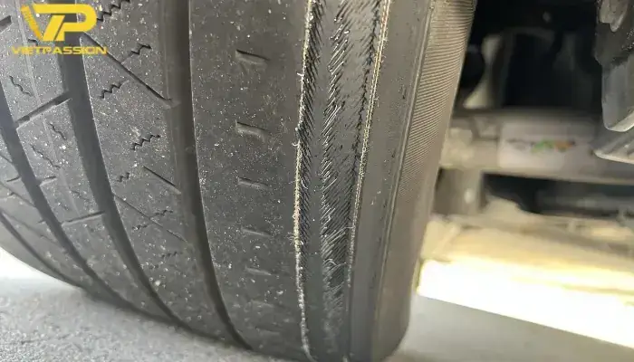 Xe Ô Tô Bị Cạ Gầm: Hậu Quả Nghiêm Trọng & Cách Khắc Phục Hiệu Quả Xe Ô Tô Bị Cạ Gầm: Hậu Quả Nghiêm Trọng & Cách Khắc Phục Hiệu Quả