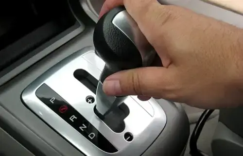 Xe Ô Tô Bị Kẹt Số P: Nguyên Nhân Chi Tiết Và Cách Xử Lý Từ A Đến Z Xe Ô Tô Bị Kẹt Số P: Nguyên Nhân Chi Tiết Và Cách Xử Lý Từ A Đến Z