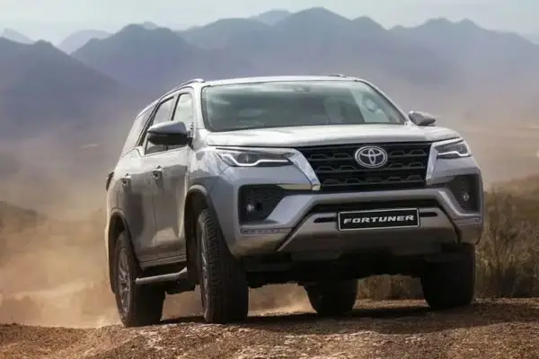 Xe Ô Tô Chạy 100km Hết Bao Nhiêu Xăng? Bí Quyết Tính Chính Xác Xe Ô Tô Chạy 100km Hết Bao Nhiêu Xăng? Bí Quyết Tính Chính Xác