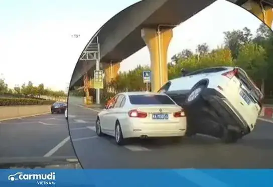 Xe Ô Tô Chạy 2 Bánh: Nguyên Nhân Và Cách Phòng Tránh Hiện Tượng Lật Xe