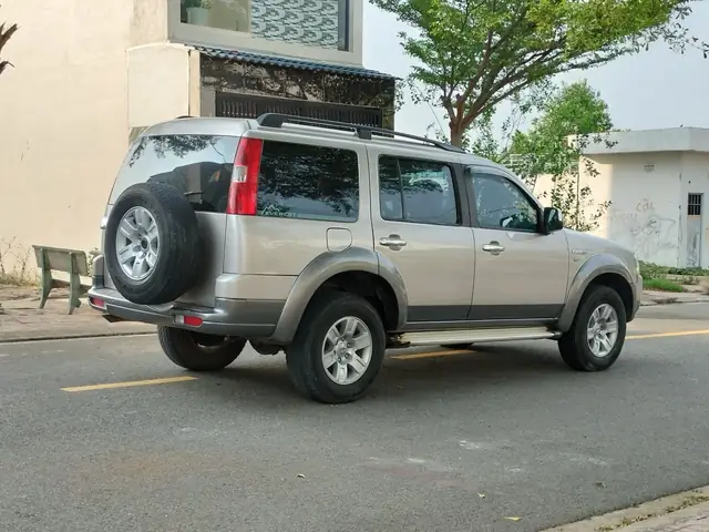 Đánh Giá Chi Tiết: Ford Everest Cũ 350 Triệu - Có Đáng Mua Không? Đánh Giá Chi Tiết: Ford Everest Cũ 350 Triệu - Có Đáng Mua Không?