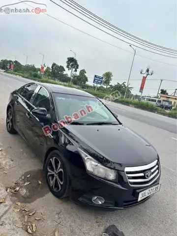 Đánh Giá Chi Tiết Xe Daewoo Lacetti 2010: Siêu Phẩm Sedan Hàn Quốc Thời Đại