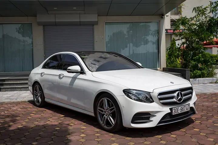 Mercedes E300 Có Gì Nổi Bật? Đánh Giá Chi Tiết Từ A Đến Z Mercedes E300 Có Gì Nổi Bật? Đánh Giá Chi Tiết Từ A Đến Z