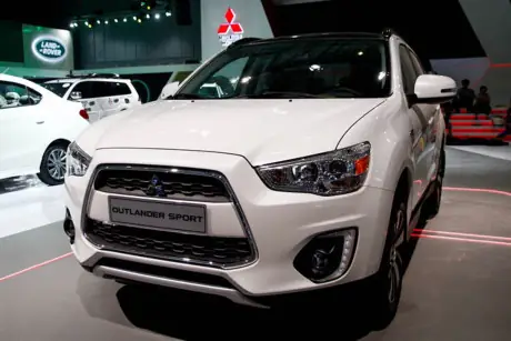 Mitsubishi Outlander Sport: Đánh Giá Toàn Diện & Hướng Dẫn Mua Bán Xe Cũ Mitsubishi Outlander Sport: Đánh Giá Toàn Diện & Hướng Dẫn Mua Bán Xe Cũ