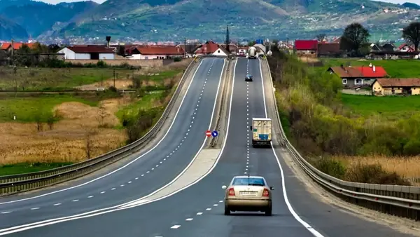 Kinh Nghiệm Lái Xe An Toàn Trên Đường Cao Tốc