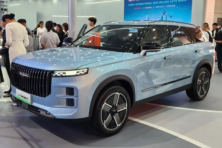 Xe Ô Tô Việt Nam Sản Xuất Giá Bao Nhiêu
