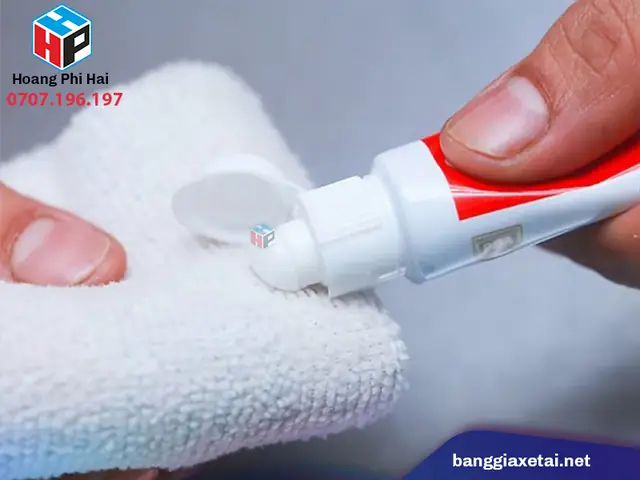 Xóa Vết Xước Xe Ô Tô Bằng Kem Đánh Răng Xóa Vết Xước Xe Ô Tô Bằng Kem Đánh Răng