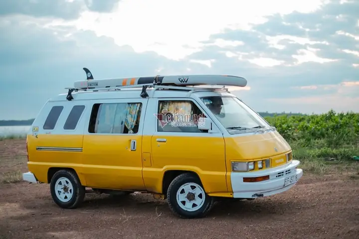 1987 Toyota Van