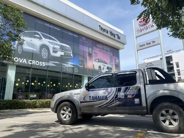 Cửa Hàng Toyota