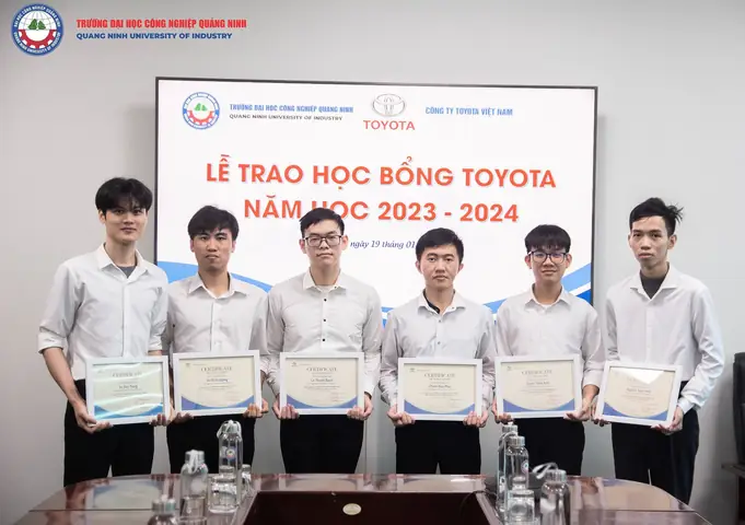 Học Bổng Toyota Học Bổng Toyota