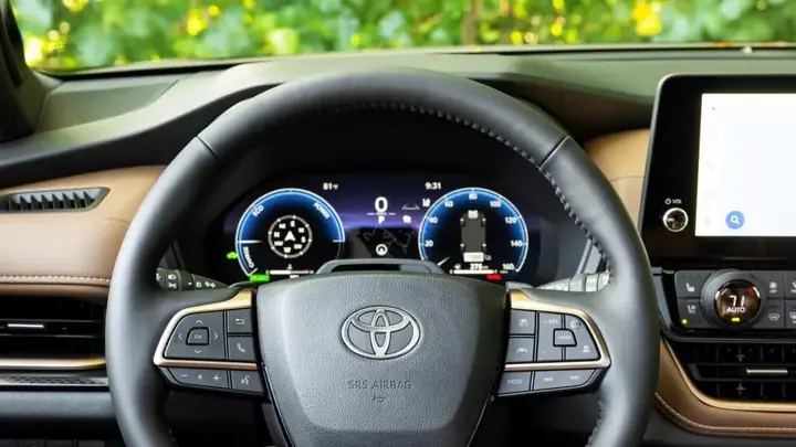 Lexus Thuộc Toyota