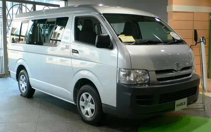 Toyota 10 Chỗ