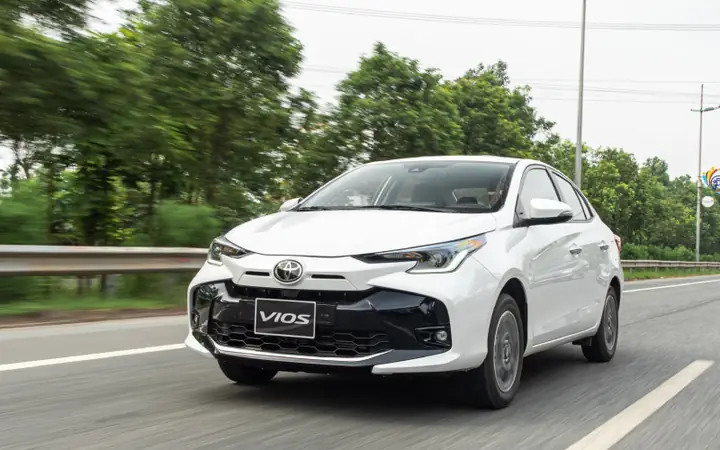 Toyota 5 Chỗ