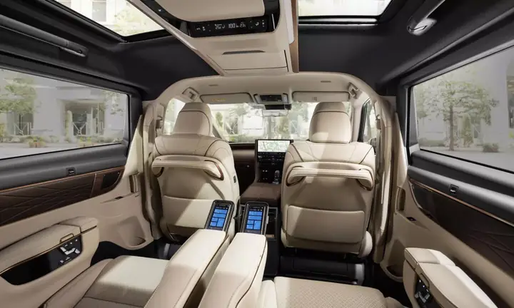 Toyota Alphard Giá