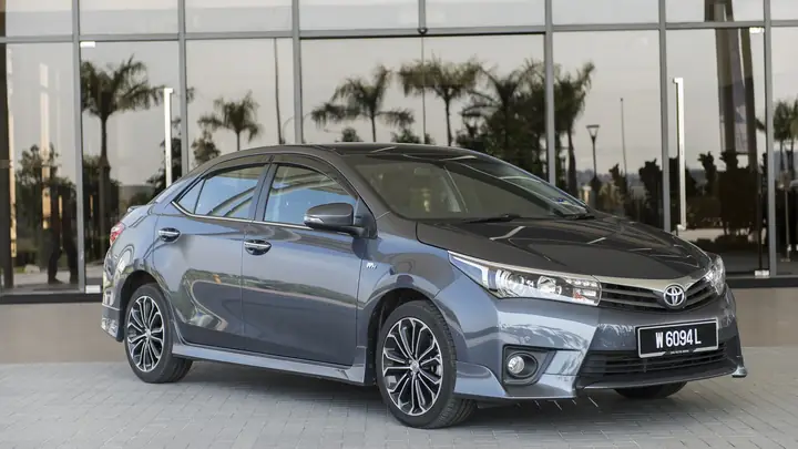 Toyota Altis 2015