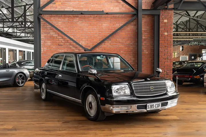 Toyota Century V12