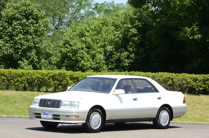 Toyota Crown Generations